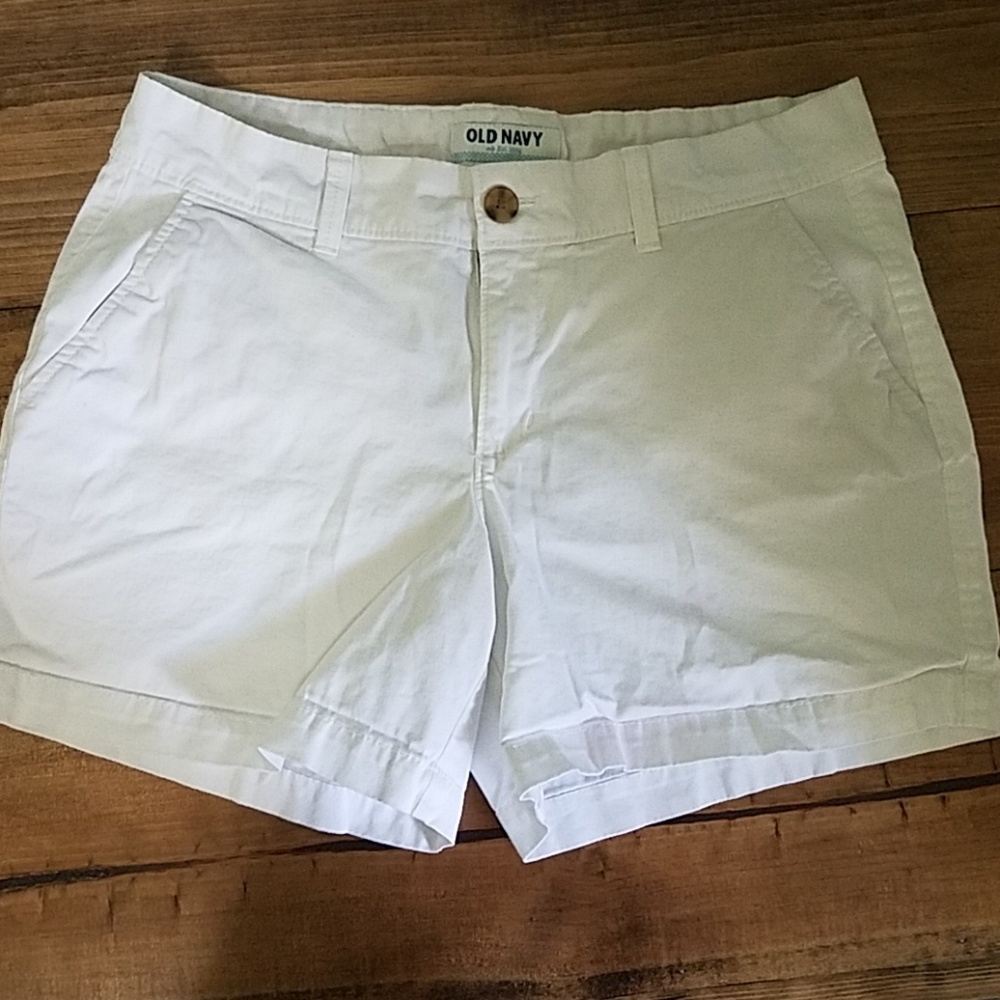 Old Navy white shorts size 4